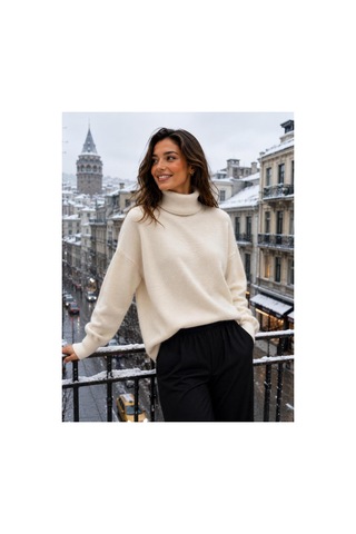 Hira Life Fashion Sfg Life Moda Kadın Balıkçı Yaka Tüylü Şardonlu Oversize Kazak Bej Bej