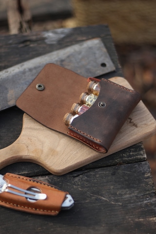 Kişiye İsme Özel Maia Kamp Outdoor Deri Baharatlık Kestane Kahverengi