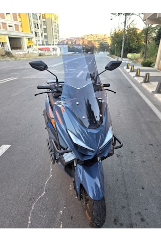 Motocam Küba Newcity 50 Ön Cam 2023-2026 Model 75cm Füme Renkli 4mm Uzun