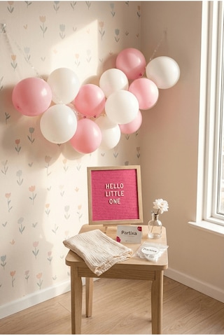 Hastane Odası Süsleme Hoş Geldin Bebek İlk Gün Mini Set Kız Pembe Keçe Yazı Panosu Standlı Balon Zincirli 0 - 20 Ay