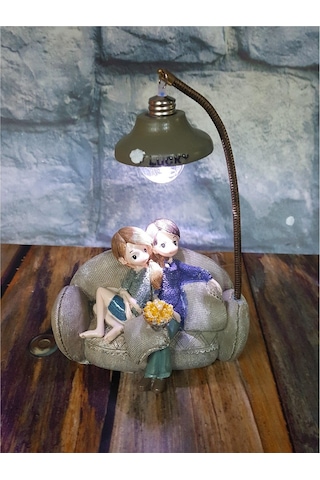 Kanepede Oturan Aşıklar Işıklı Sevgili Biblosu