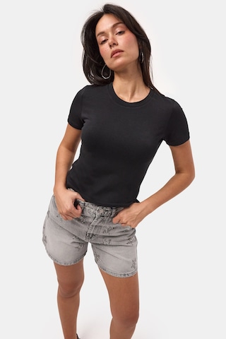 it's basic Kadın Siyah S6-1 Bisiklet Yaka %100 Organik Pamuk Esnek Kumaş T-shirt