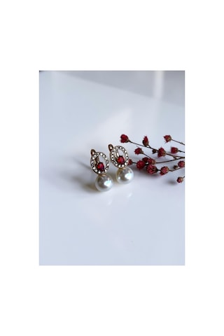 Zirkon Taşlı Oval Tasarım İnci Küpe Kırmızı