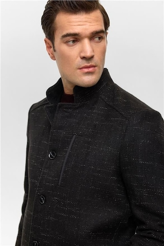 Siyah Regular Desenli Hakim Yaka Kaban Siyah