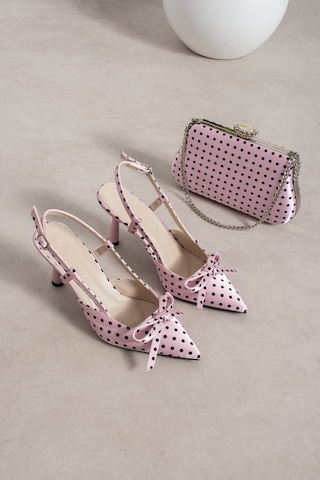 Dabab Shoes Polkıa Puantiye Desenli Pudra Saten Fiyonk Detaylı Sivri Burun Slingback 7 Cm İnce Topuklu Ayakkabı Ve Zincir Askılı Çanta Seti Pudra Kombin