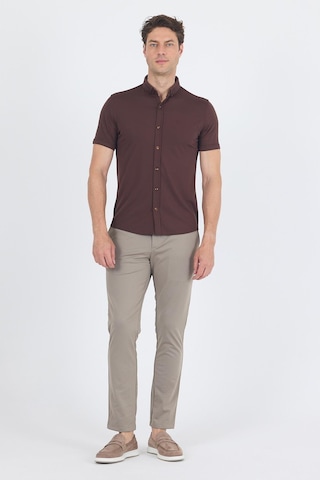 İmza Koyu Kahverengi İtalyan Düğmeli Yaka Kısa Kol Cepsiz Slim Fit Gömlek 1004250255 Koyu Kahverengi