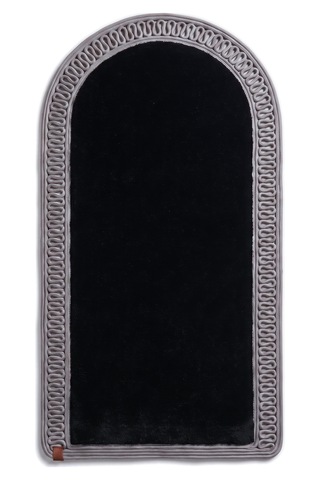 Merplush Mihraplı Peluş Seccade 75x130 Cm Süet Taban Yıkanabilir Yumuşak Namaz Halısı Siyah - Gri