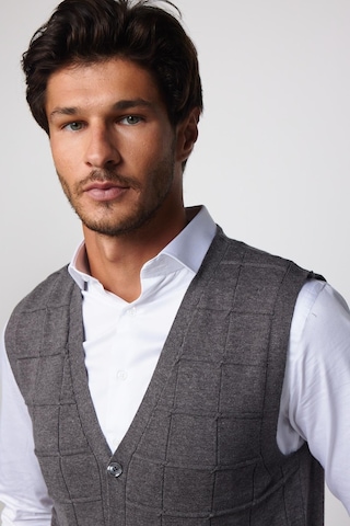 Tudors Slim Fit Kare Desenli Gri Erkek Yelek-29710-Gri