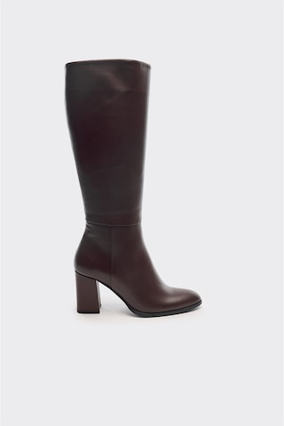 Derinet Klasik Hakiki Deri Topuklu Kadın Çizme Kahve Kahve