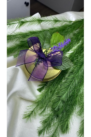 Düğün Nikah Nişan Kına Hediyeliği Lavanta Süslemeli Altın Metal Kutuda Soyawax Mum