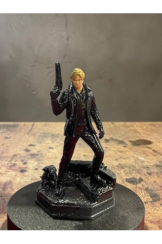Resident Evil Leon S Kennedy Savaş Alanı Tasarım Koleksiyonluk Figür Heykel 15 Cm