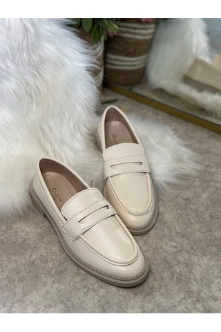 Günlük Kadın Düz Loafer Klasik Desenli Taban Zincirli Oval Burunlu Makosen Sade Şık Ayakkabı 130 Bej