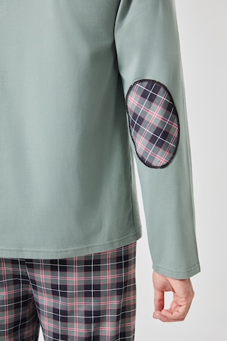 Erkek Pamuklu Uzun Kollu Yamalı Ekose Desenli Pijama Takımı Ko60104 Yeşil