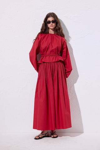 Piliseli Geniş Etek Kırmızı Kırmızı