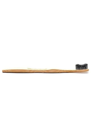 - Humble Brush Bambu Diş Fırçası Siyah Orta Kıllar Biyobozunur, Çevre Dostu, Günlük Ağız Bakımınız İçin Vegan, Diş Hekimi Onaylı 1 Paket Açık Ahşap