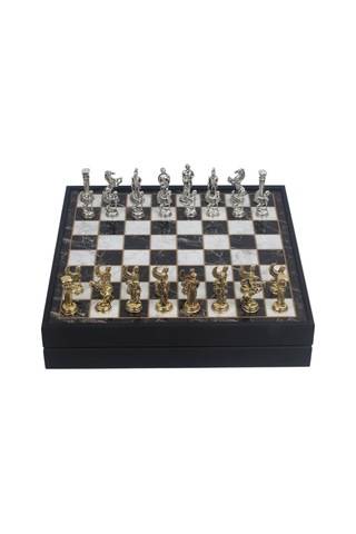 Lüks Sandıklı Metal Satranç Takımı Krom Kaplama Pegasus Atları Figürler Mermer Desenli Zemin 20 Cm