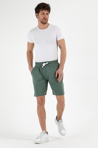 Erkek Golf Nakışlı 2 Iplik Şort Yeşil