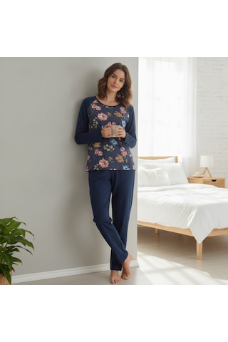 Bonbon Kadın Giyim Lacivert Renk Önü Saten Kumaş Çiçek Baskılı Uzun Kollu Pijama Takımı Bb2676