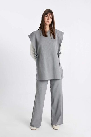 Defacto Relax Fit Triko Pantolon Beli Lastikli Basic Düz Geniş Paça Y1325AZ24AUGR422 Gri