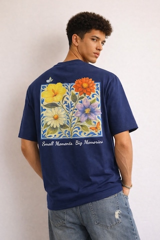 Tarz Cool Erkek Floral Baskılı Tişört Oversize Fit, Sırt Desenli Small Moments Big Memories Lacivert