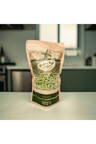 Ispanaklı Erişte 400gr Buğday Unu, Süt, Ispanak Püresi, Yumurta, Irmik, Tuz.