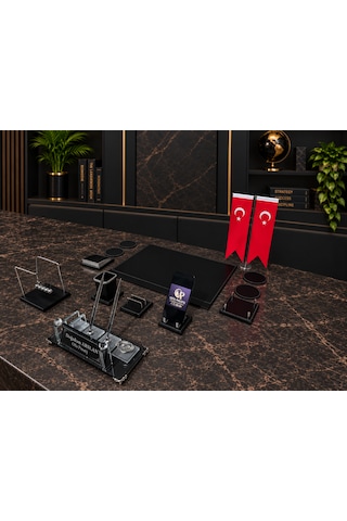 Ofis Prestij 13 Parça Kristal Kişiye Özel Masa İsimliği Ve Sümen Seti Siyah