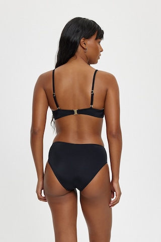 Louren Düz Renk Zincir Detaylı Çıkarılabilir Askılı Telli Boş Kaplı Kalın Kenarlı Straplez Bikini Takımı Siyah