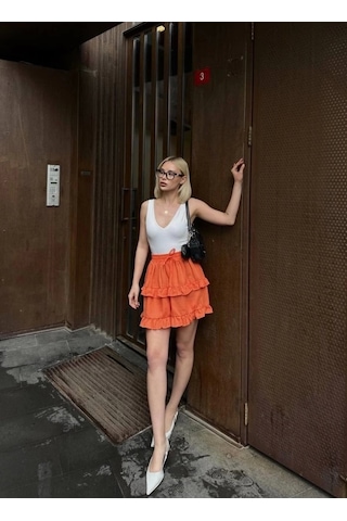 Bel Lastikli Kat Fırfır Detaylı Kısa Etek - Turuncu Turuncu