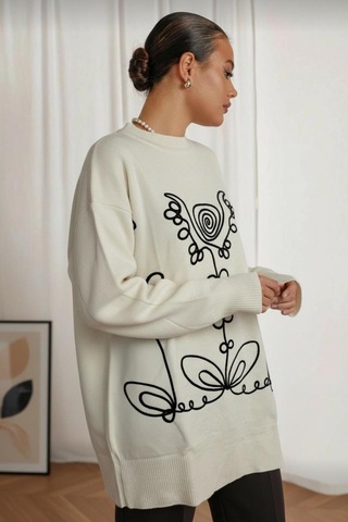 Newco Kadın Ekru Oversize Triko Kazak Siyah Çizgi Desenli, Rahat Kalıp Uzun Model Beyaz