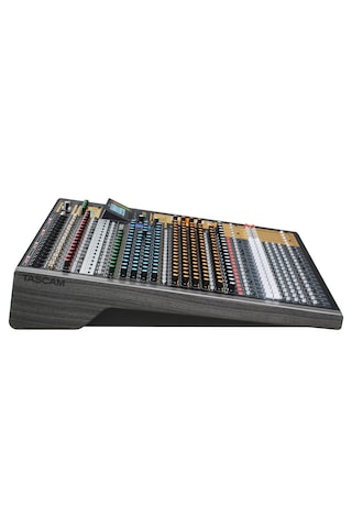 Tascam Model 2400 22 Kanal Giriş - 24 Kanal Kayıt Mikseri
