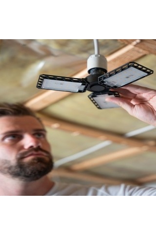17w 4000k Beyaz Işık Yayan Highbay Blade Aydınlatma Açık
