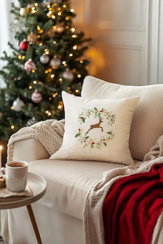 Charm Renkli Geyik Baskılı Beyaz Kırlent 43x43 35257a Beyaz