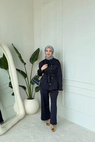 Mihran Butik Sophie Model Bel Kemer Ve Düğme Detaylı Kadın Takım Lacivert Lacivert