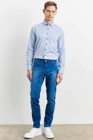 AC&Co / Altınyıldız Classics Erkek Mavi Magic Slim Fit Dar Kesim Esnek Eskitmeli Jean Kot Denim Pantolon 4A0123100114MAV31