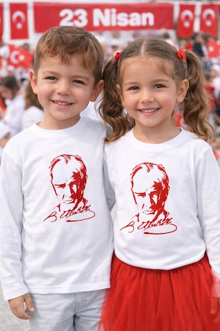 Herşey Nota Atatürk İmza Baskılı Uzun Kollu Beyaz Çocuk Tişört 23 Nisan Okul Gösterisi 3-14 Yaş