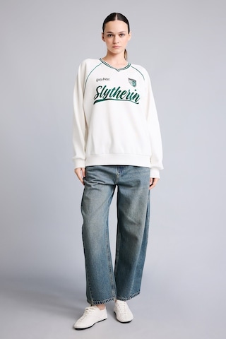 Defacto Harry Potter Baskılı Reglan Kollu Oversize V Yaka Kalın Sweatshirt I3022ax26auwt32 Beyaz-wt32