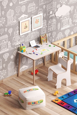 Miracle 3d Çalışma Masası Ve Sırt Dayamalı Sandalye 2-6 Yaş Beyaz