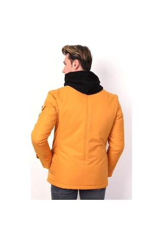 Dik Yaka Cep Kapaklı Regular Fit Fermuarlı Erkek Kapitone Mont