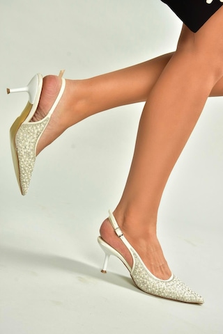 Fox Shoes U676520404 Bej Kumaş İnce Topuklu Kadın Ayakkabı Bej