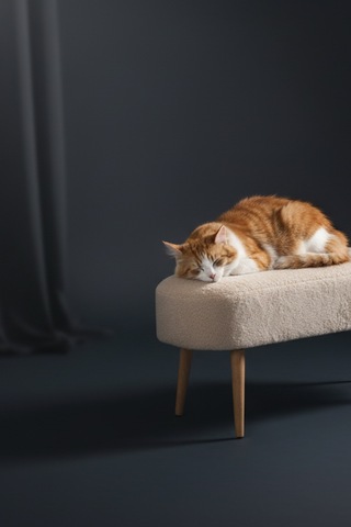 Retro Ahşap Ayaklı Geniş Oturum Alanlı Oval Puf Krem KREM