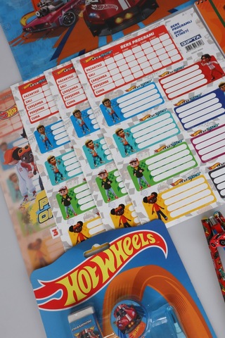 Lisanslı Hot Wheels 18 Parça Kırtasiye Seti Makas,bloknot,roket Silgi,uçlu Kalem 0.7mm Altın