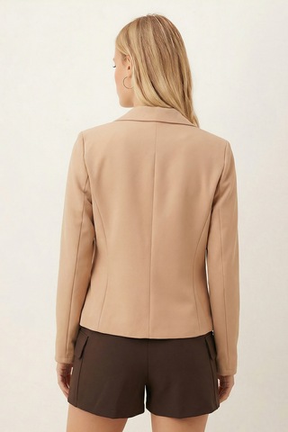 Armonika Kadın Bej Erkek Yaka Kare Cepli Crop Ceket Arm-26k001026