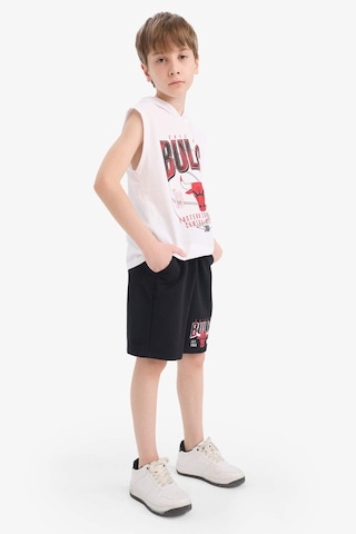 DeFacto Erkek Çocuk NBA Chicago Bulls 2'li Takım Kapüşonlu Kolsuz Tişört Beli Lastikli Şort E7104A825HSWT34