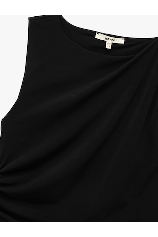 Koton Krep Kumaş Slim Fit Drape Detaylı Bisiklet Yaka Kolsuz Bluz Siyah 5sak10735ek Siyah