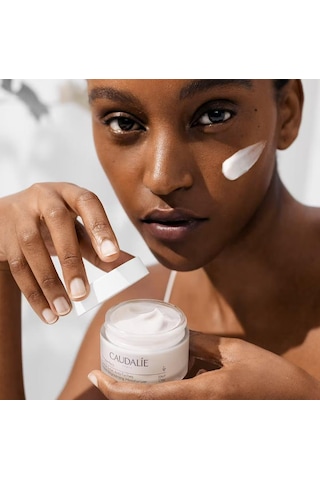 Caudalie Vinoperfect Dark Spot Leke Karşıtı Gündüz Bakım Kremi 50 Ml