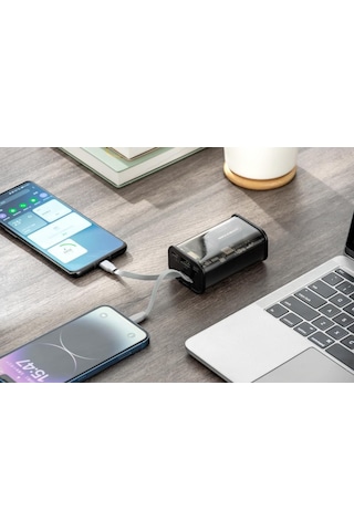 22.5w Hızlı Şarjlı Dahili Type-c Ve Lightning Kablolu 10000 Mah Taşınabilir Şarj Cihazı Beyaz