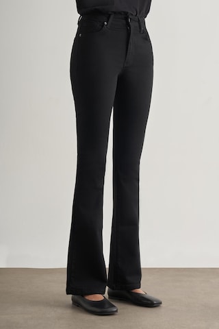 Mizalle Skinny Fit Flare Paça Siyah Denim Pantolon Siyah