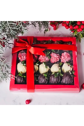 Sevgililer Günü Çilek Kaplı Çikolata Kutusu