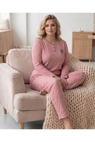 Eyfuze Kadın Kışlık Büyük Beden Curve Nakışlı Desenli Yakası Düğmeli Uzun Kollu Pijama Takımı Açık Pembe