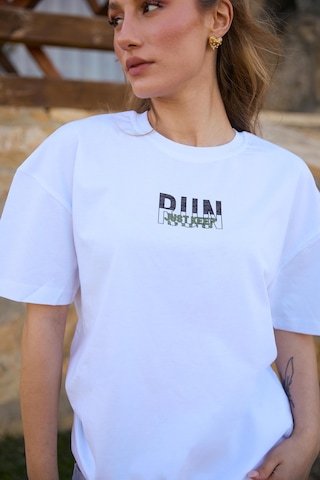 Velvoria Unisex Oversize Beyaz Run T-shirt